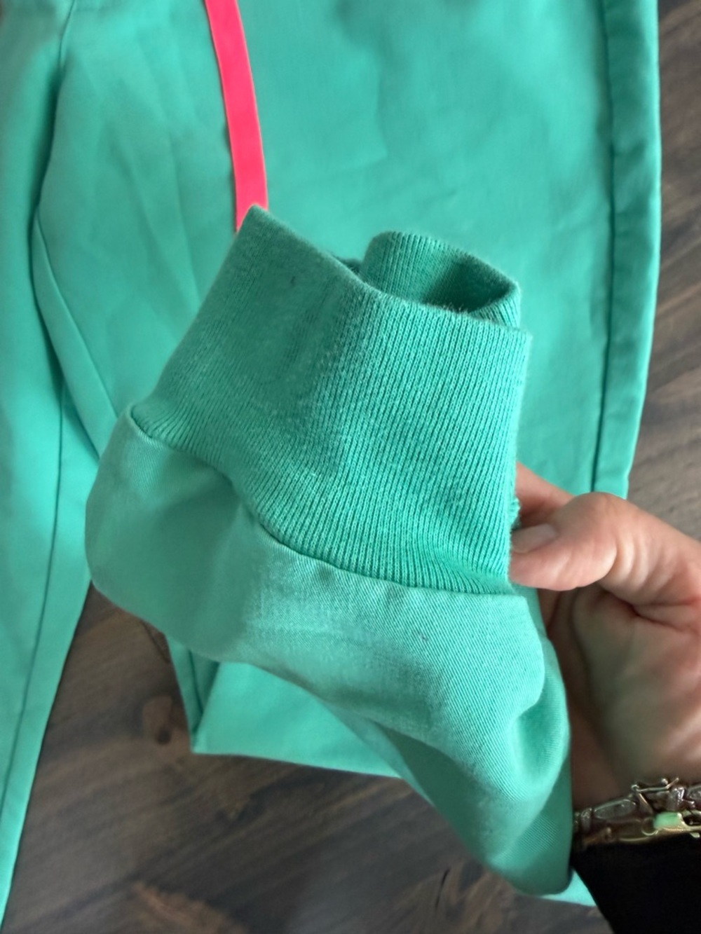 Figs Women’s Zamora Surgical Green Scrubs Joggers.   Size Small - Picture 8 of 14